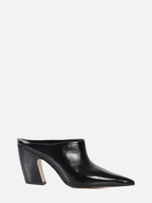 MULE JÚLIA PRETO