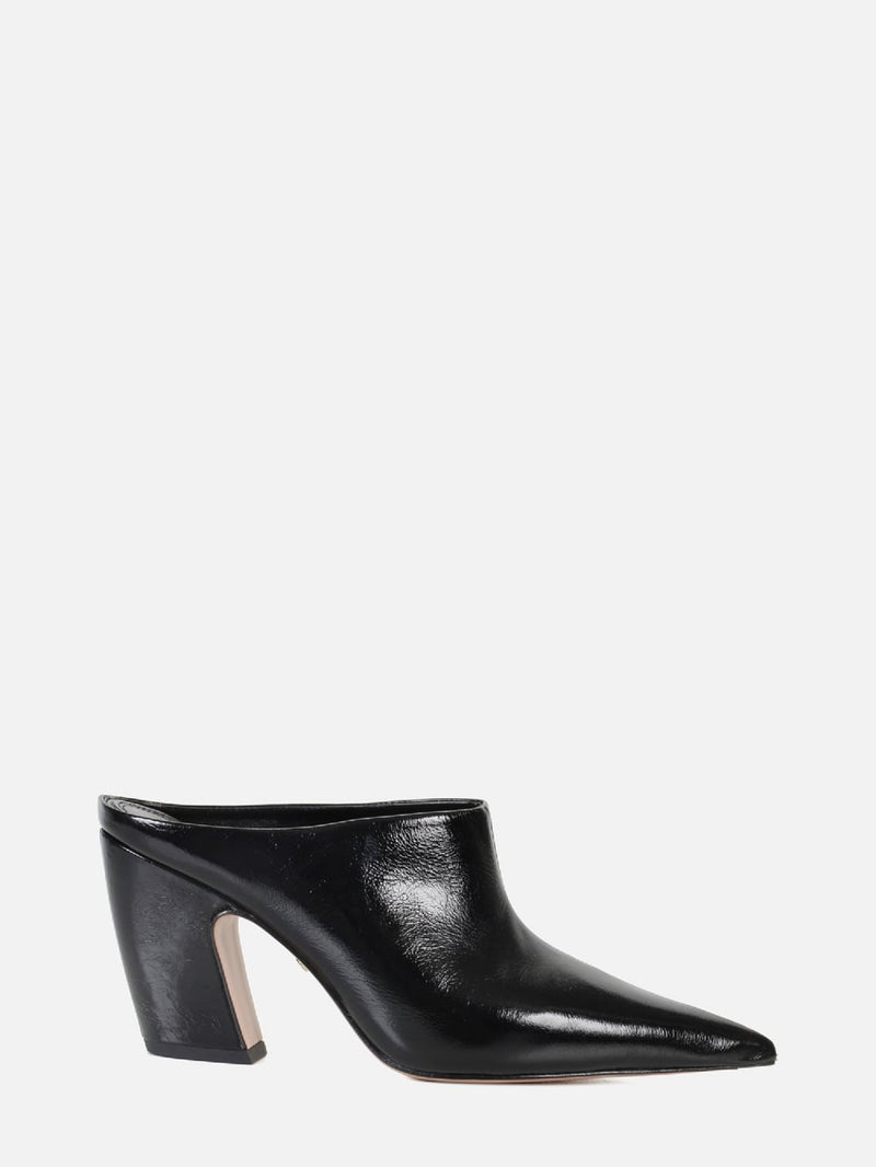 MULE JÚLIA PRETO