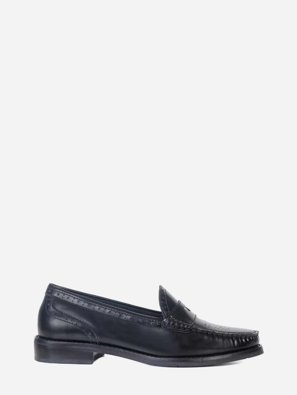 MOCASSIM EM COURO GIU PRETO BROGUE