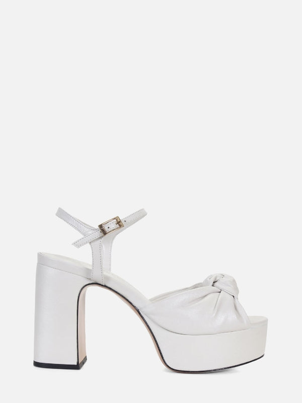 SANDÁLIA EM COURO FRIDA OFF WHITE PLATAFORMA