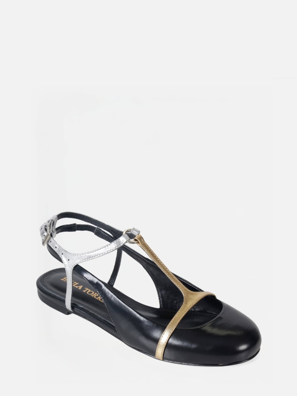 SAPATILHA EM COURO LOLA PRETO