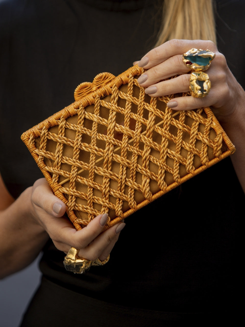 BOLSA JULIANA NATURAL PALHA TRANÇADO