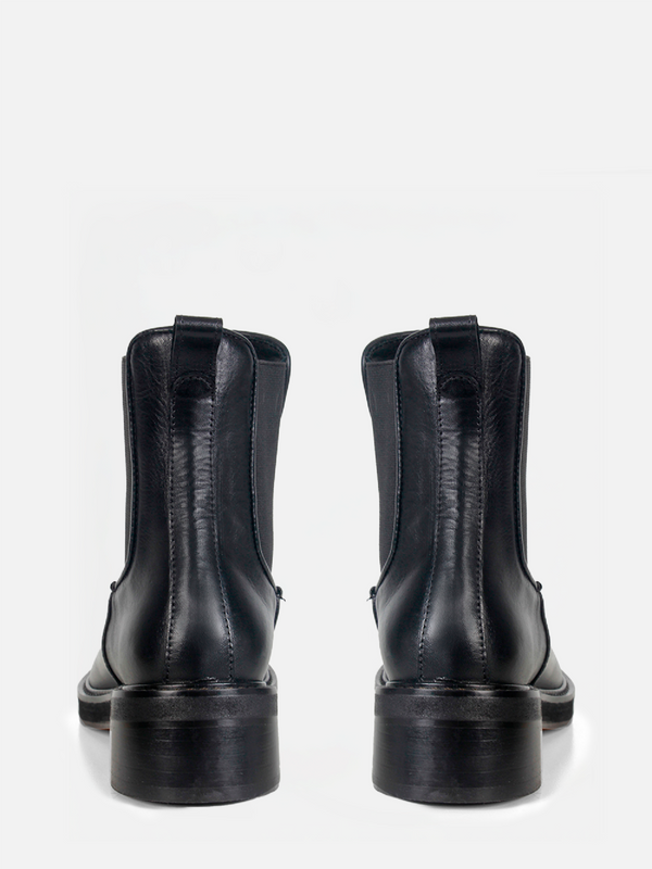BOTA NANDA PRETO