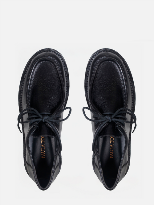 MOCASSIM EM COURO JACKIE PRETO WALLABEE