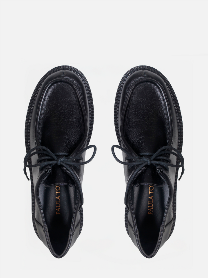 MOCASSIM EM COURO JACKIE PRETO WALLABEE