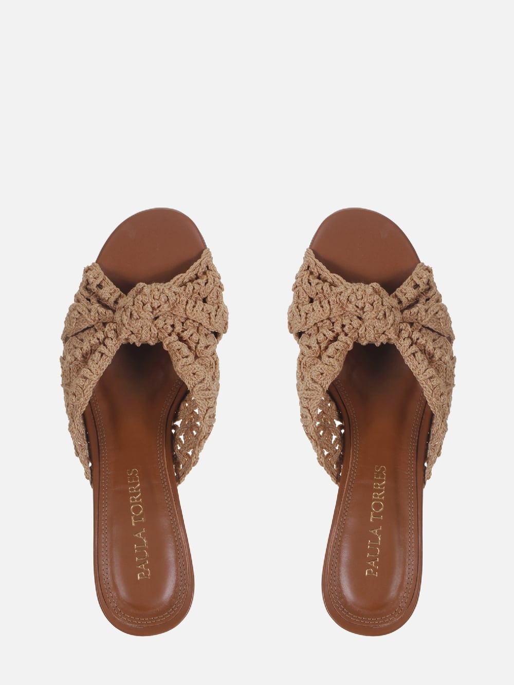 MULE EM CROCHE LAURA APPLE