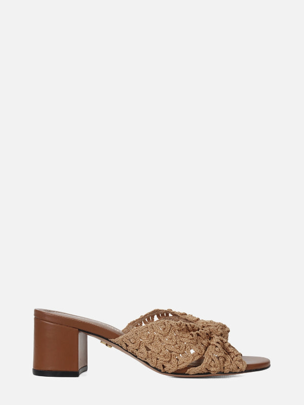MULE EM CROCHE LAURA APPLE