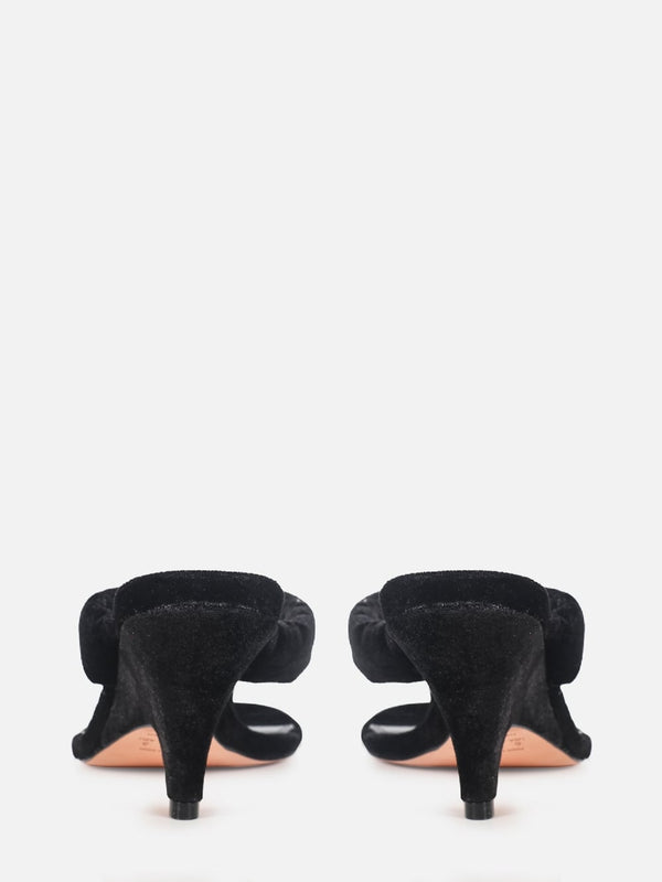 MULE DE VELVET PRETO SALTO MÉDIO