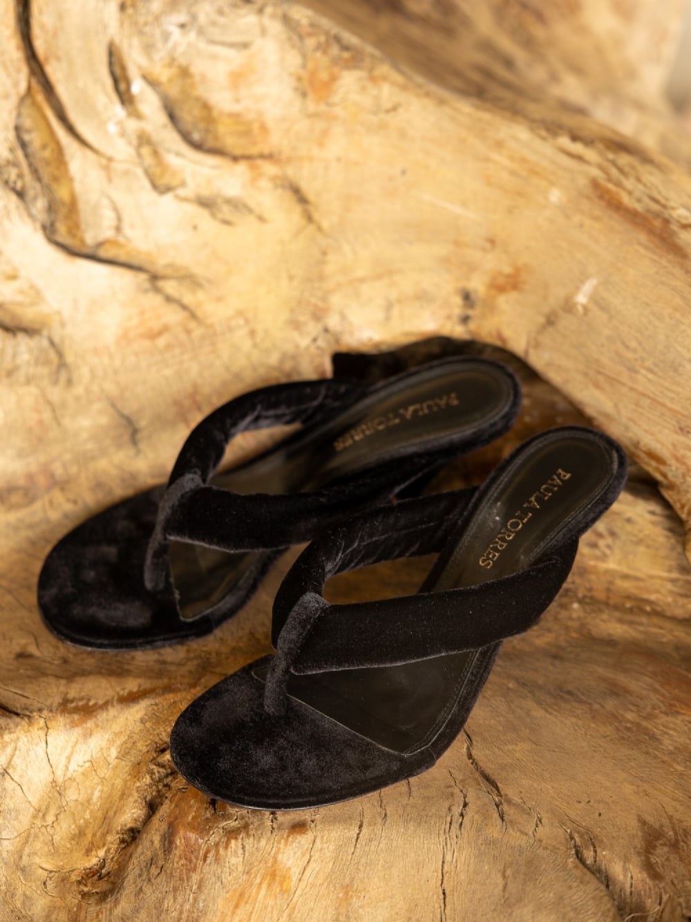 MULE DE VELVET PRETO SALTO MÉDIO