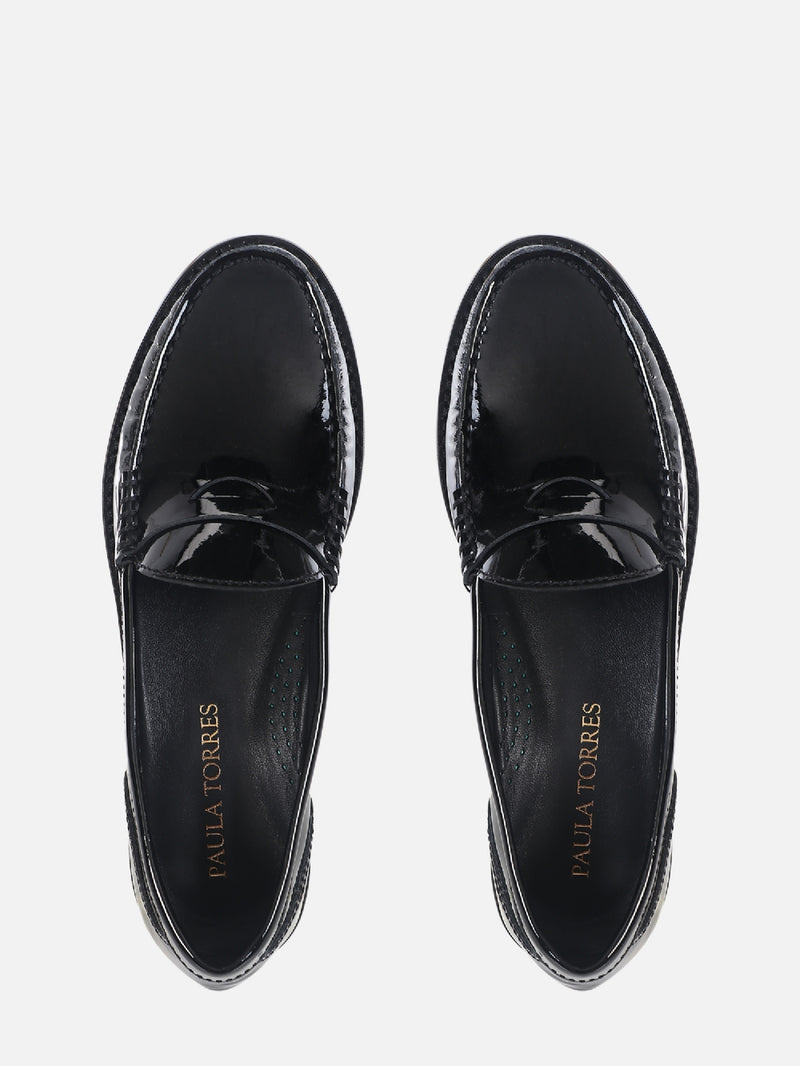 MOCASSIM DE COURO VERNIZ LIZ PRETO