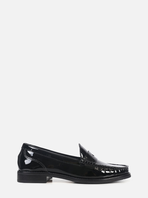 MOCASSIM DE COURO VERNIZ LIZ PRETO
