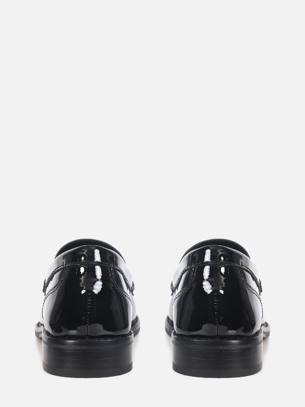 MOCASSIM DE COURO VERNIZ LIZ PRETO