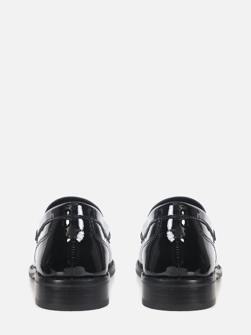 MOCASSIM DE COURO VERNIZ LIZ PRETO