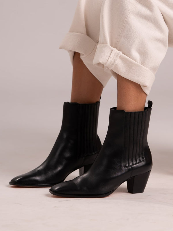 BOTA DE COURO CICI PRETO CHELSEA SALTO MÉDIO