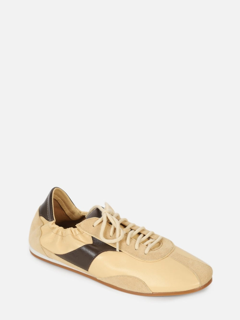 TÊNIS SNEAKERINA JOLIE EM COURO LIGHT BUTTER AMARRAÇÃO