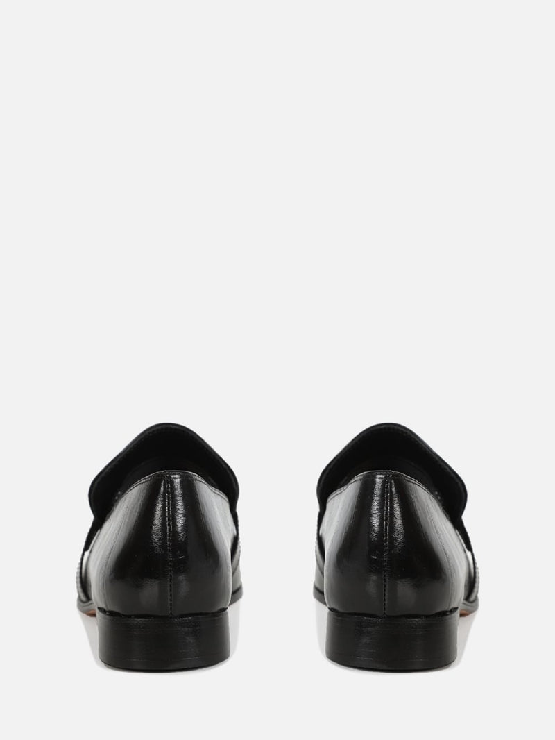 MOCASSIM EM COURO CHIARA PRETO BICO QUADRADO