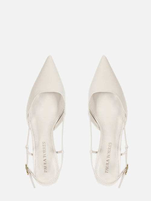 SCARPIN EM COURO CASSIE OFF WHITE SALTO BAIXO