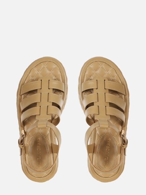 FLATFORM EM COURO ELISE SAFARI COM MATELASSÊ