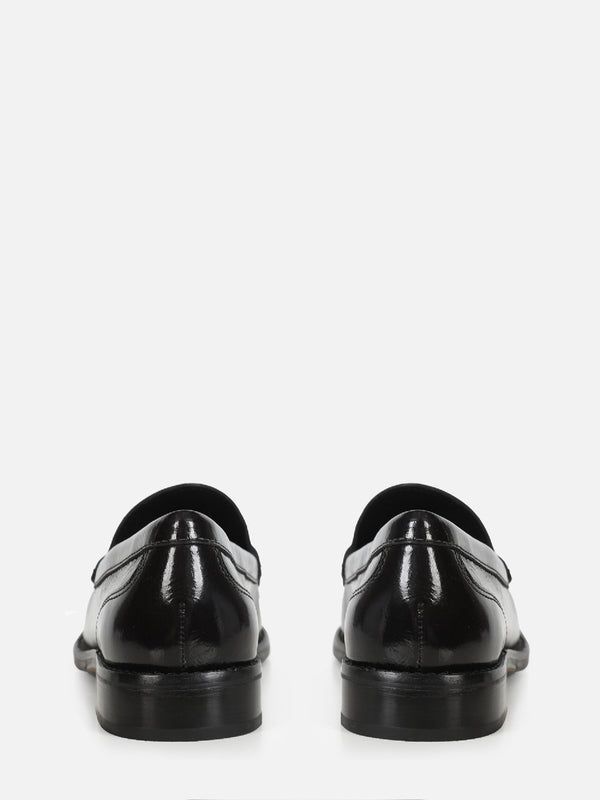 MOCASSIM EM COURO CASSIE PRETO