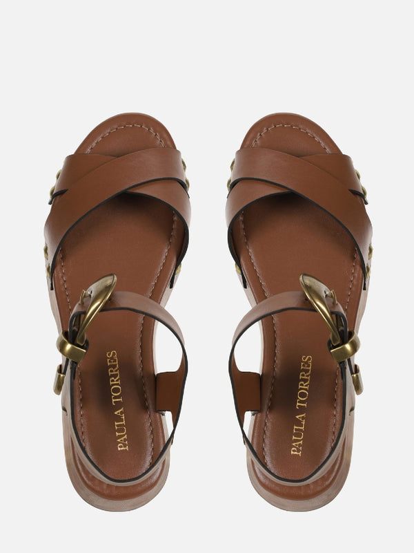 FLATFORM EM COURO LEONA TOBACOM COM PLATAFORMA DE MADEIRA
