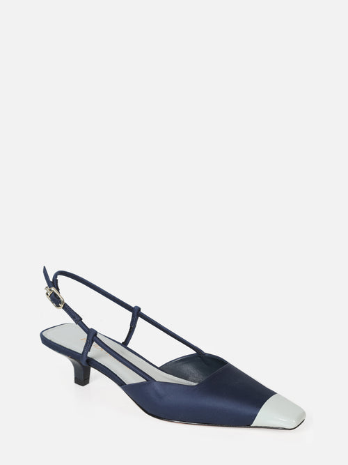 SCARPIN EM CETIM DUO AZUL MARINHO COM BIQUEIRA EM VERNIZ