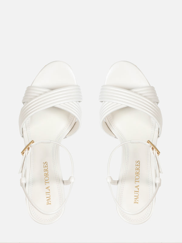 SANDÁLIA EM COURO METALIZADO HOLLY OFF WHITE SALTO BAIXO BLOCO